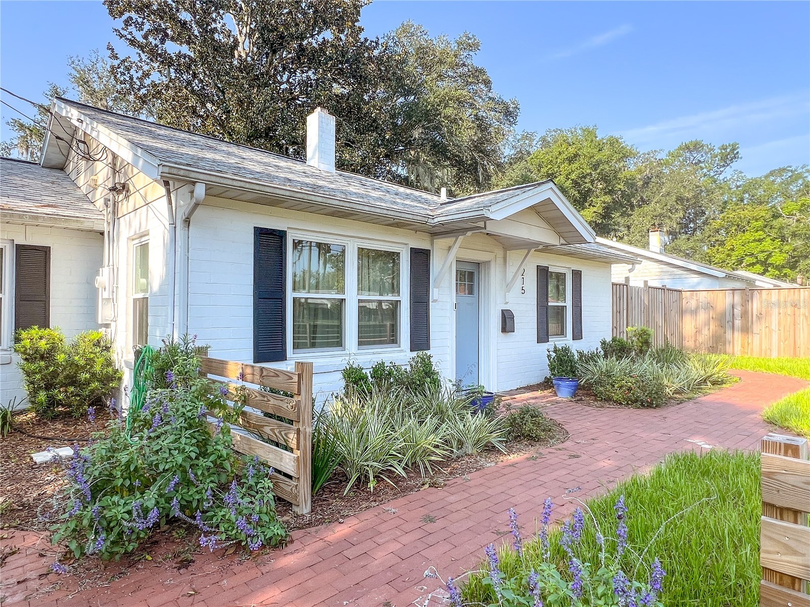 215 NW 16TH AVENUE