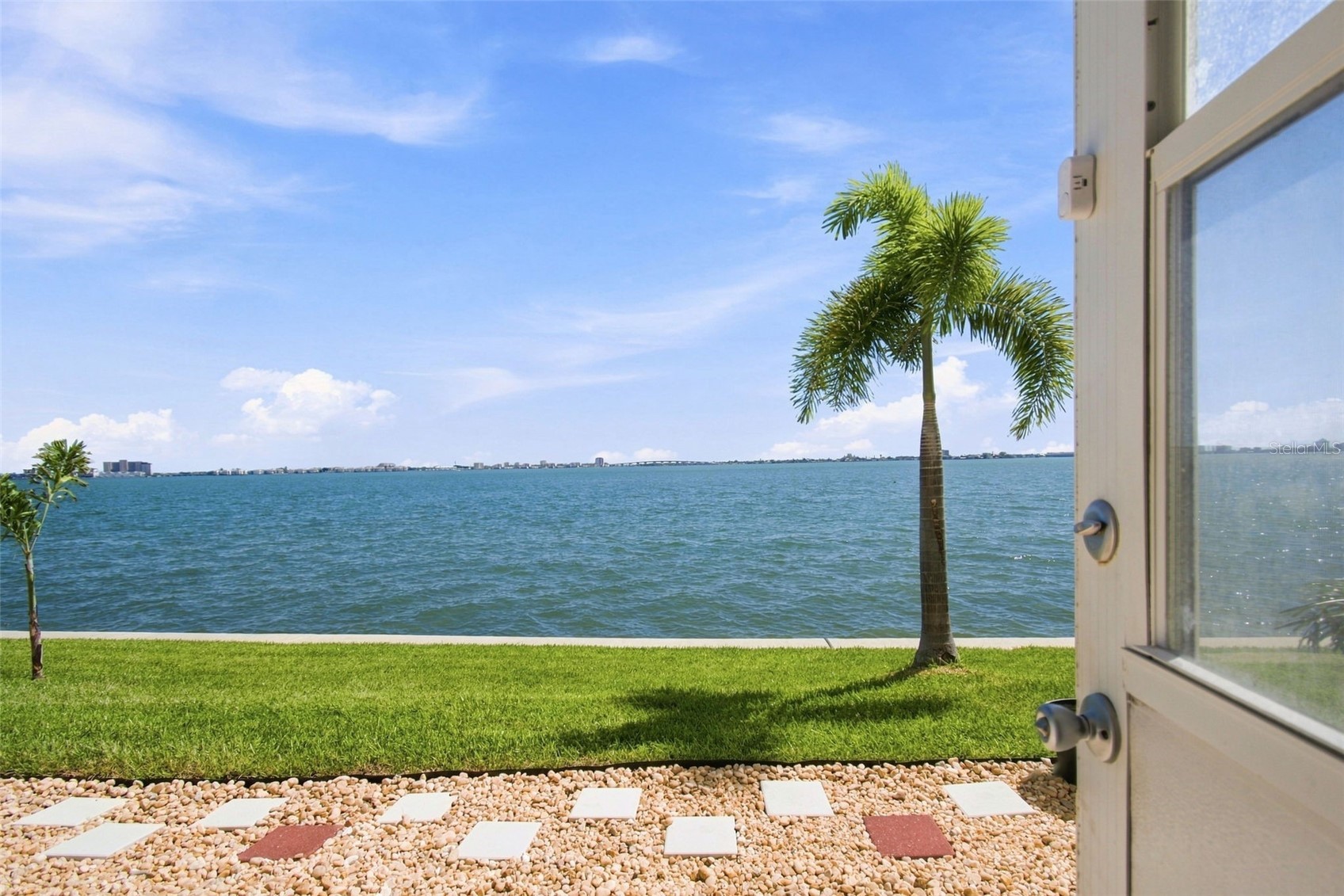 6020 SHORE BOULEVARD S 103