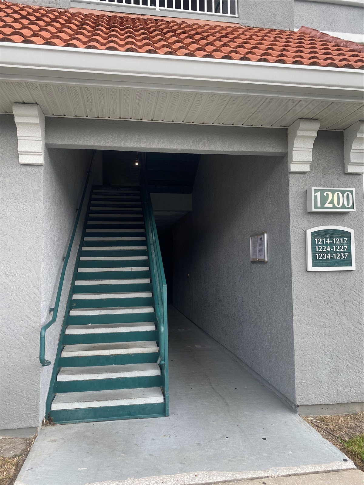 18001 RICHMOND PLACE DRIVE 1237