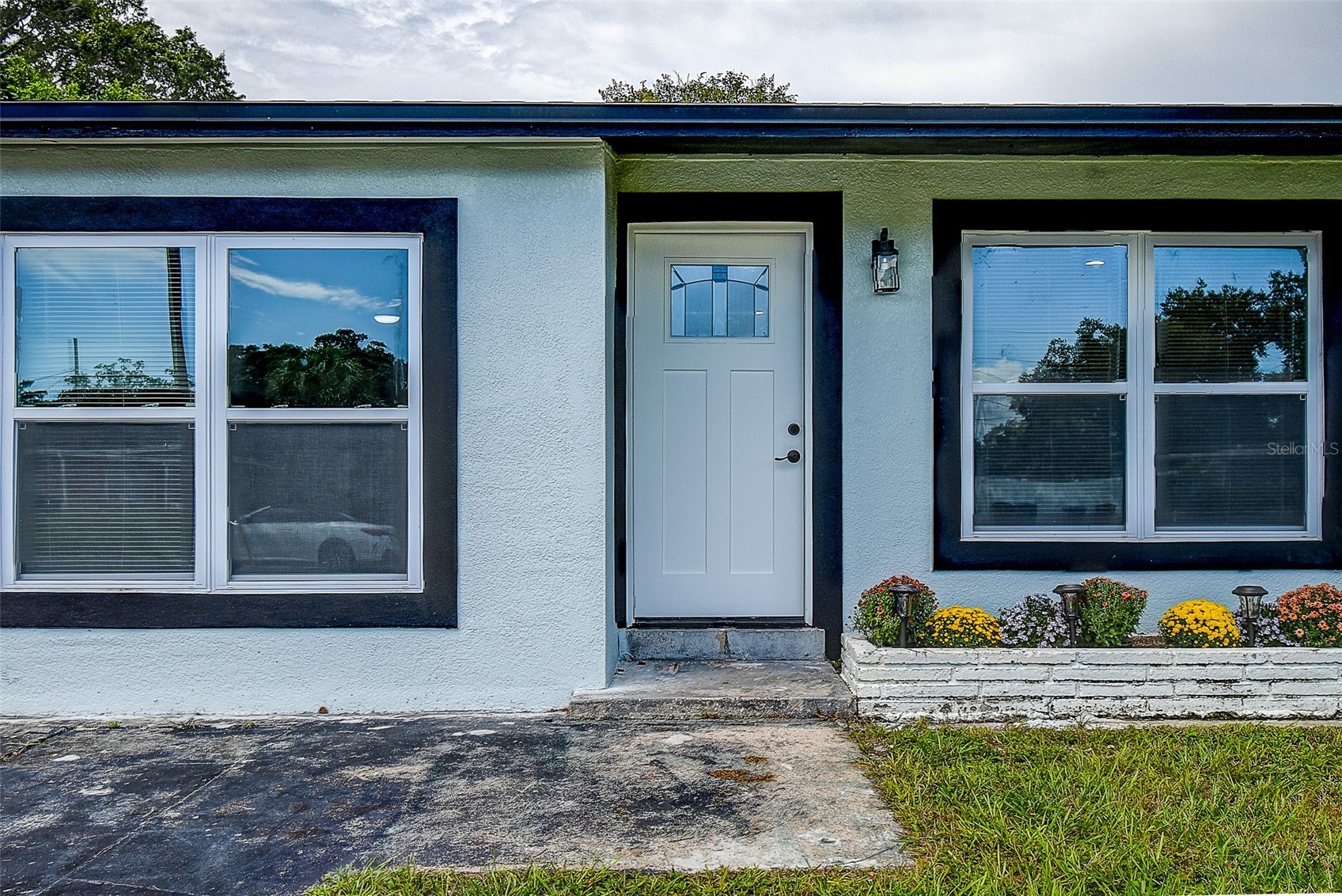 7580 MEADOWLAWN DRIVE N