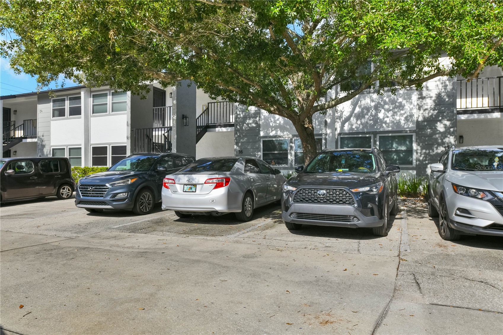 3109 W HORATIO STREET 16