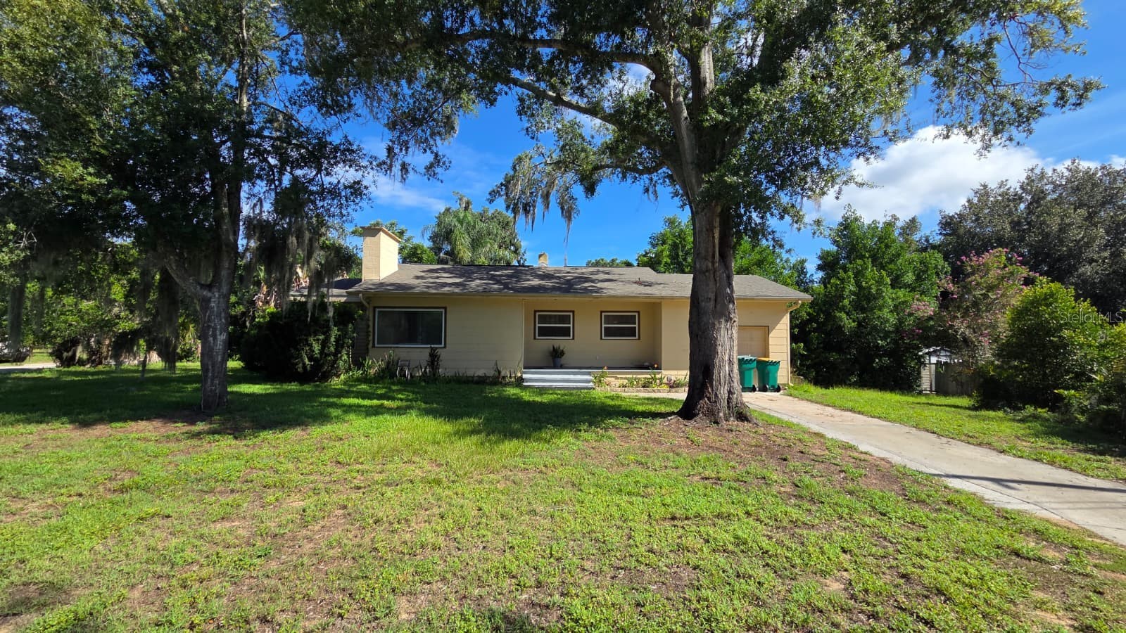 1301 SCENIC AVENUE