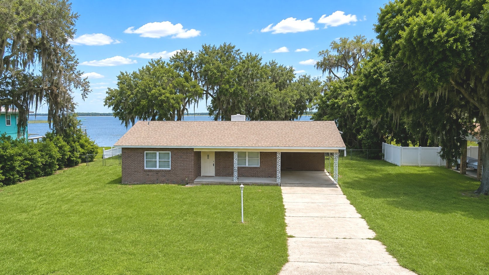 214 N LAKE REEDY BOULEVARD