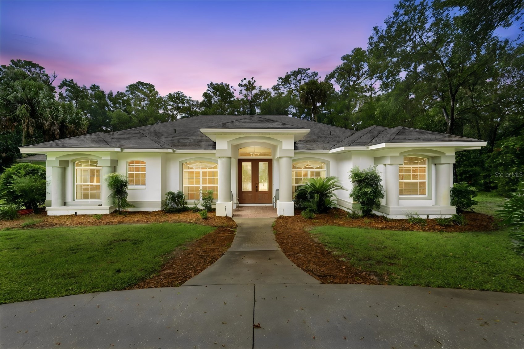 1830 GLENWOOD OAKS LANE