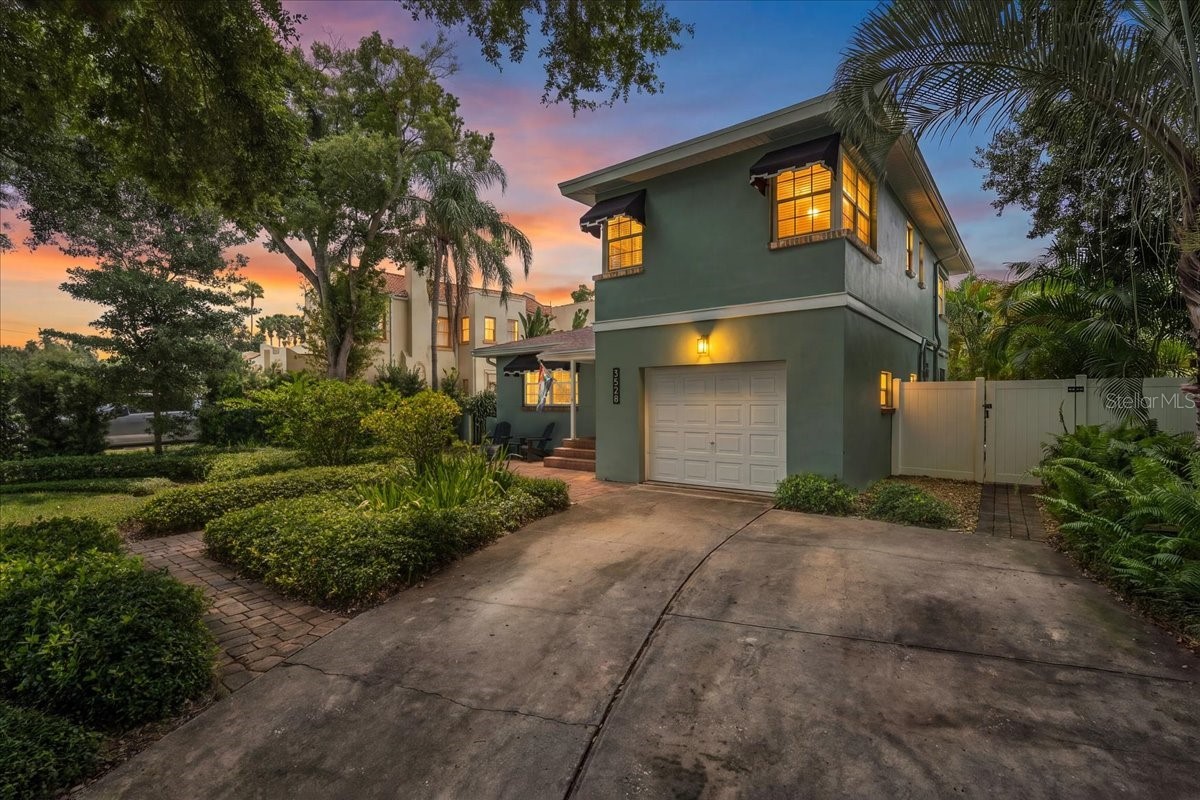 3528 FOSTER HILL DRIVE N