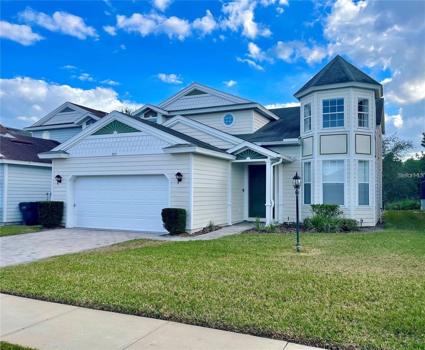 2185 VICTORIA DRIVE
