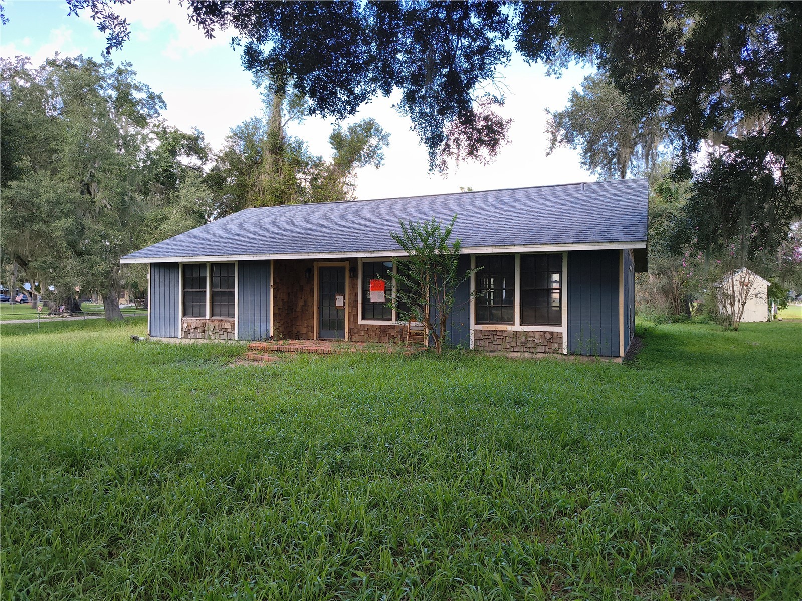 5125 LAKEWOOD DRIVE