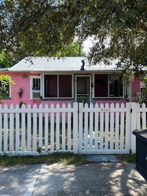535 WILKIE STREET