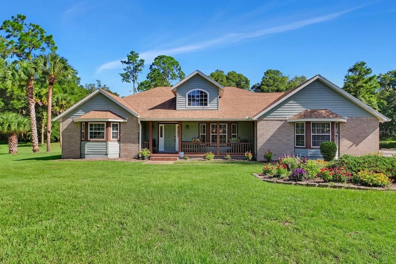 1925 GLENWOOD OAKS LANE