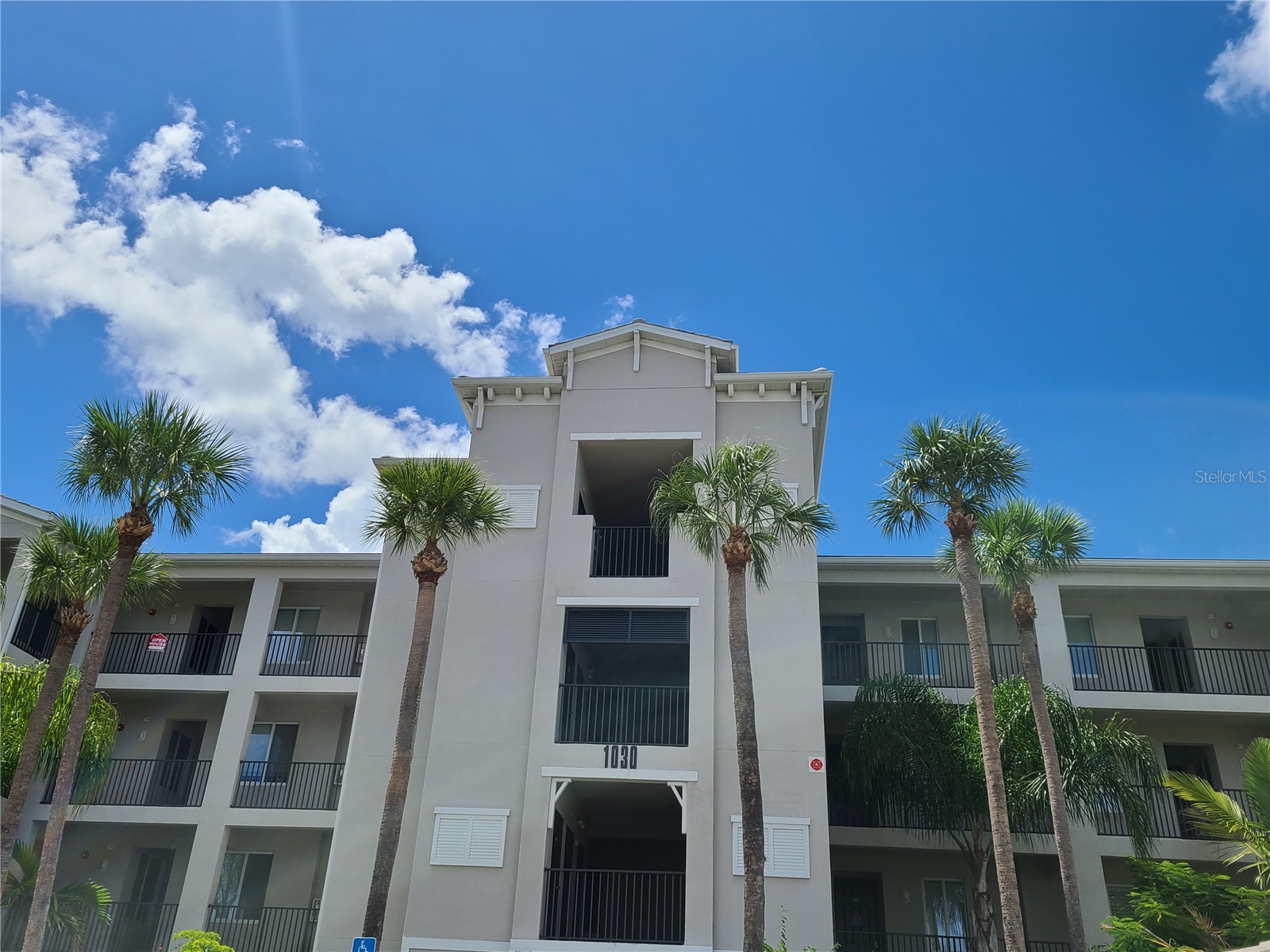 1030 TIDEWATER SHORES LOOP 402