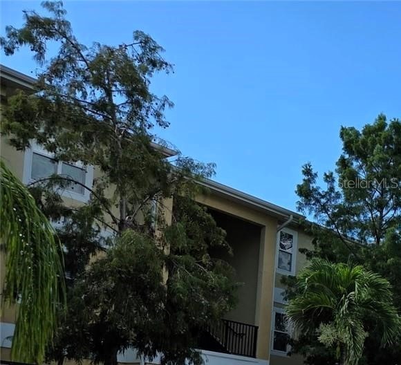 5111 ROYAL PALMS WAY 202