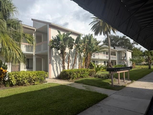 105 LAKEVIEW WAY 105