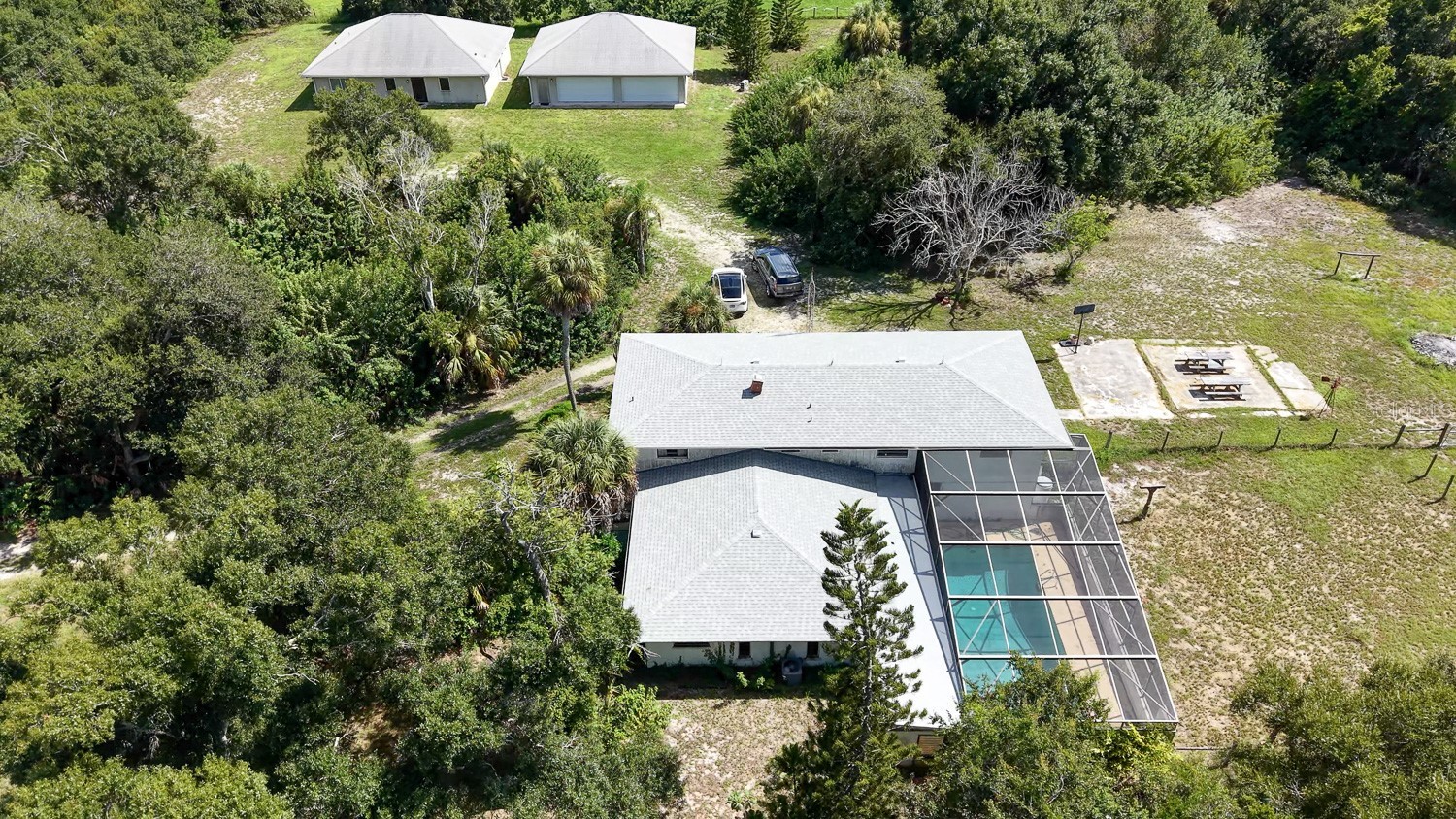 411 BRISTOL LANE