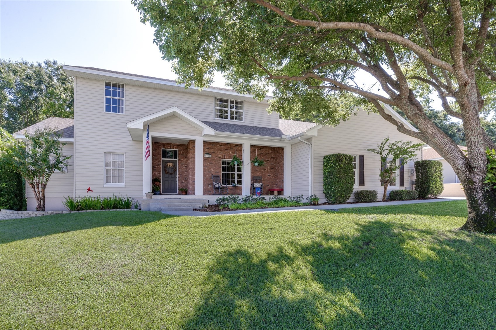 1016 S LAKE MARIAM DRIVE