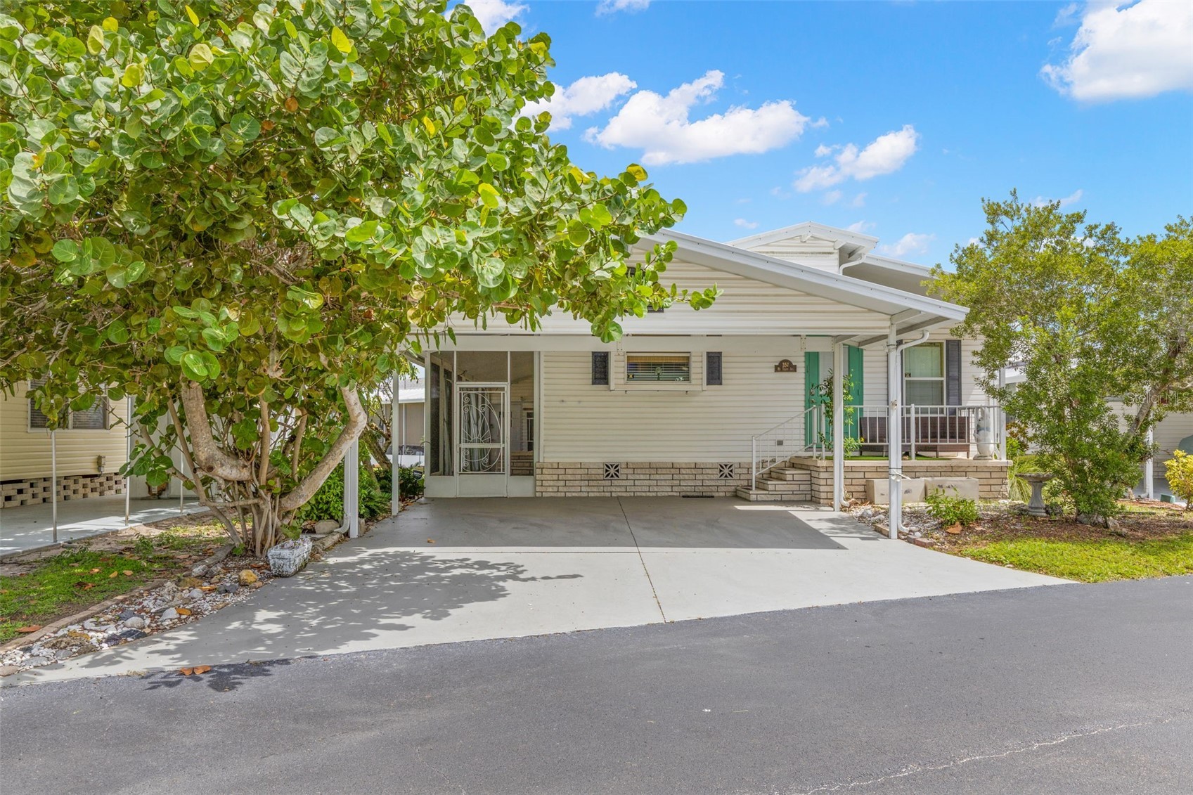 357 MOUNT SAXON AVENUE NE 323