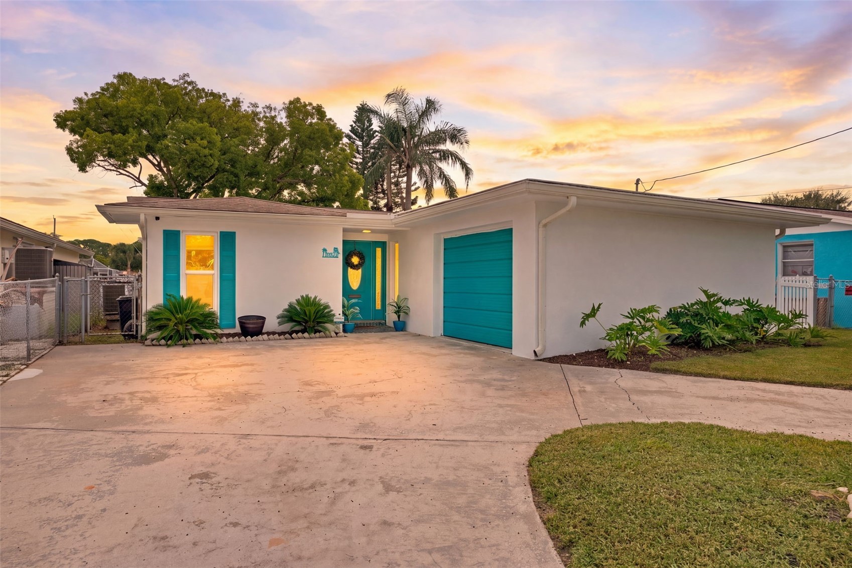 4920 PELICAN DRIVE