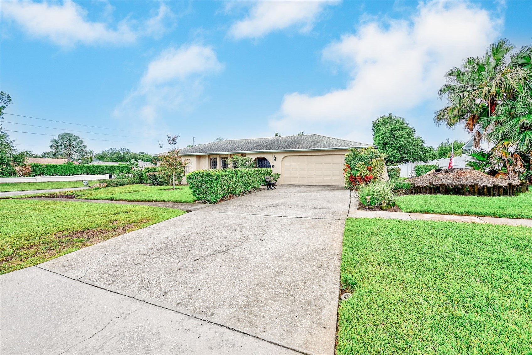 2993 MEADOW WOOD DRIVE