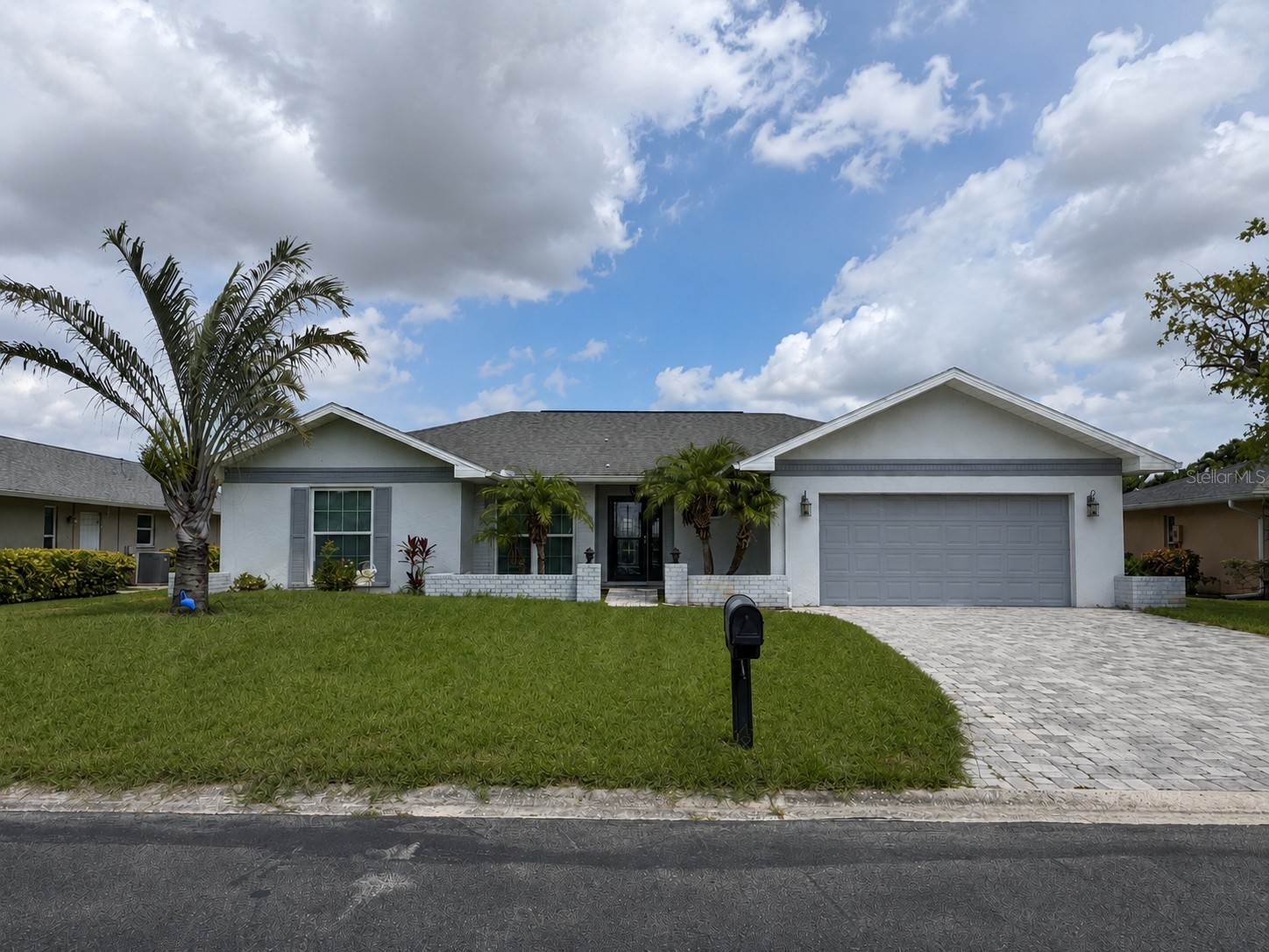 1009 INDIAN HILLS COURT