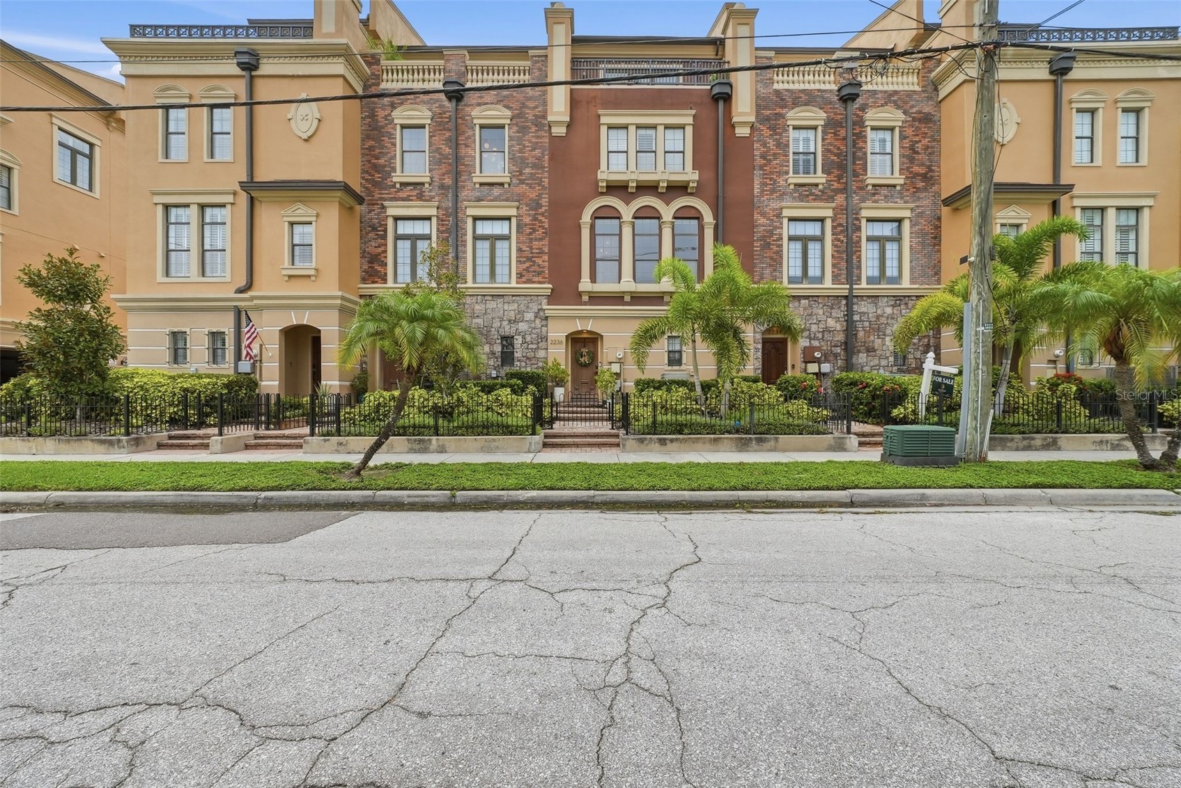 2236 SOHO BAY COURT
