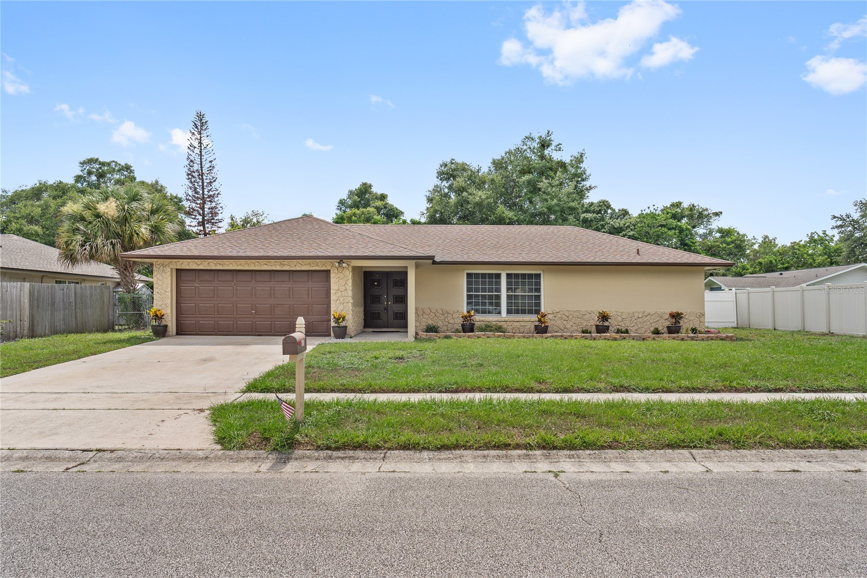 1016 MANCHESTER CIRCLE