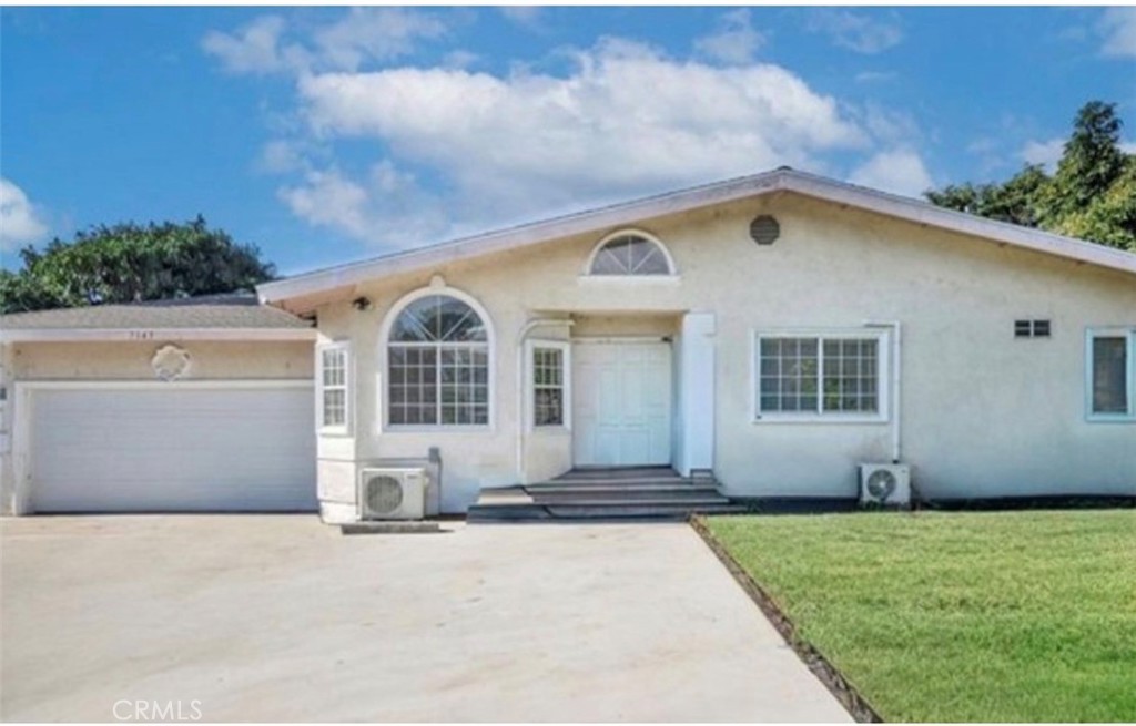 7145 N Muscatel