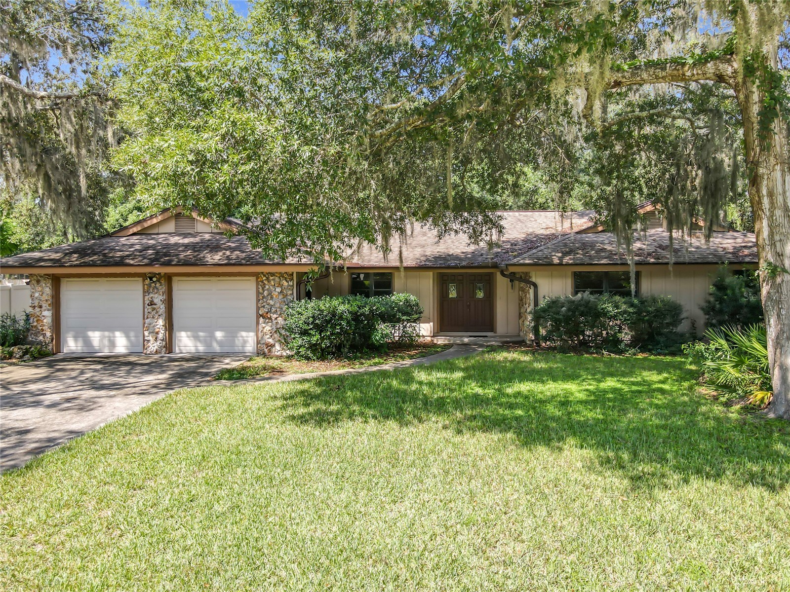 108 RIO PINAR DRIVE