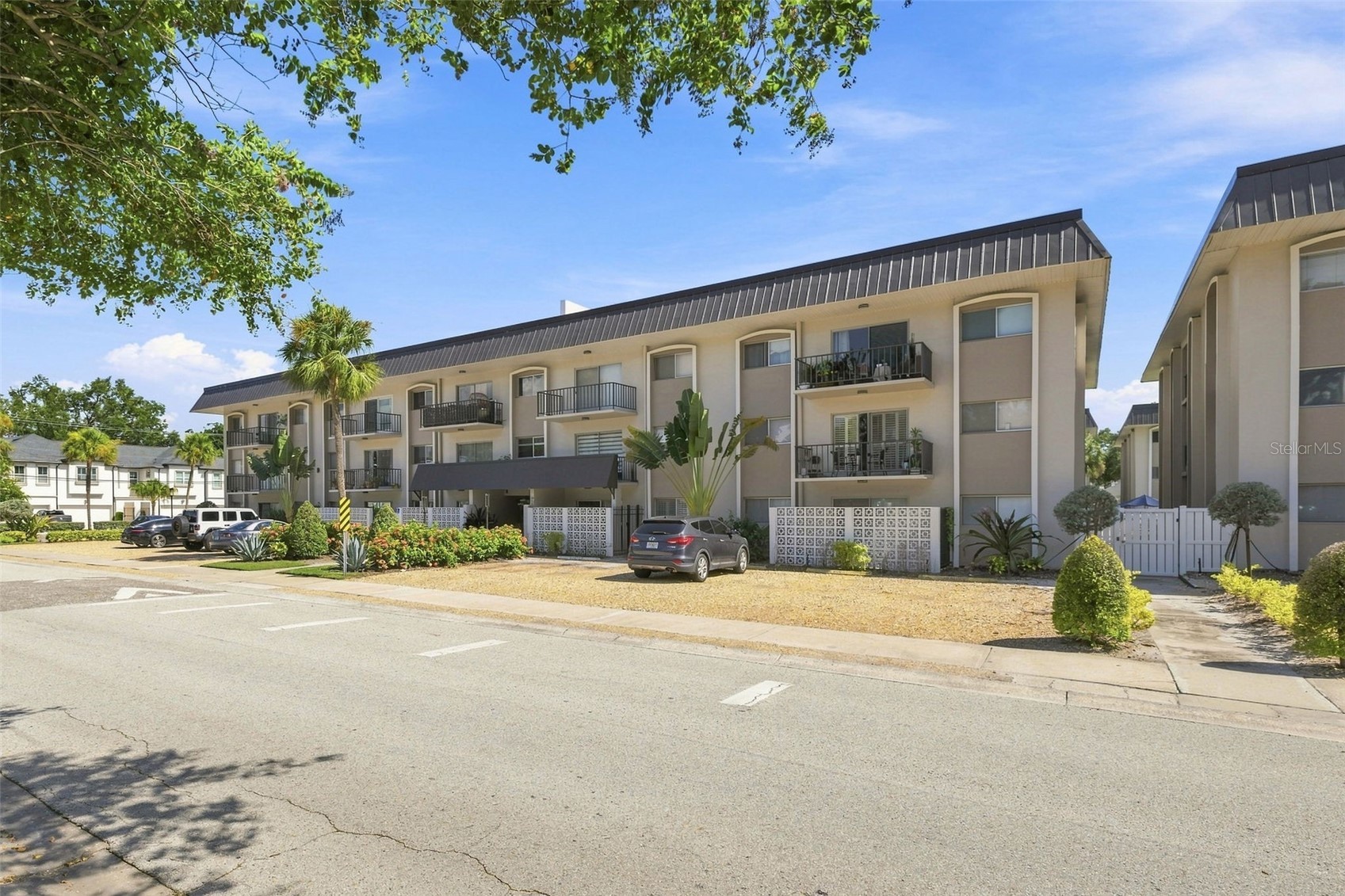 4606 W GRAY STREET 301