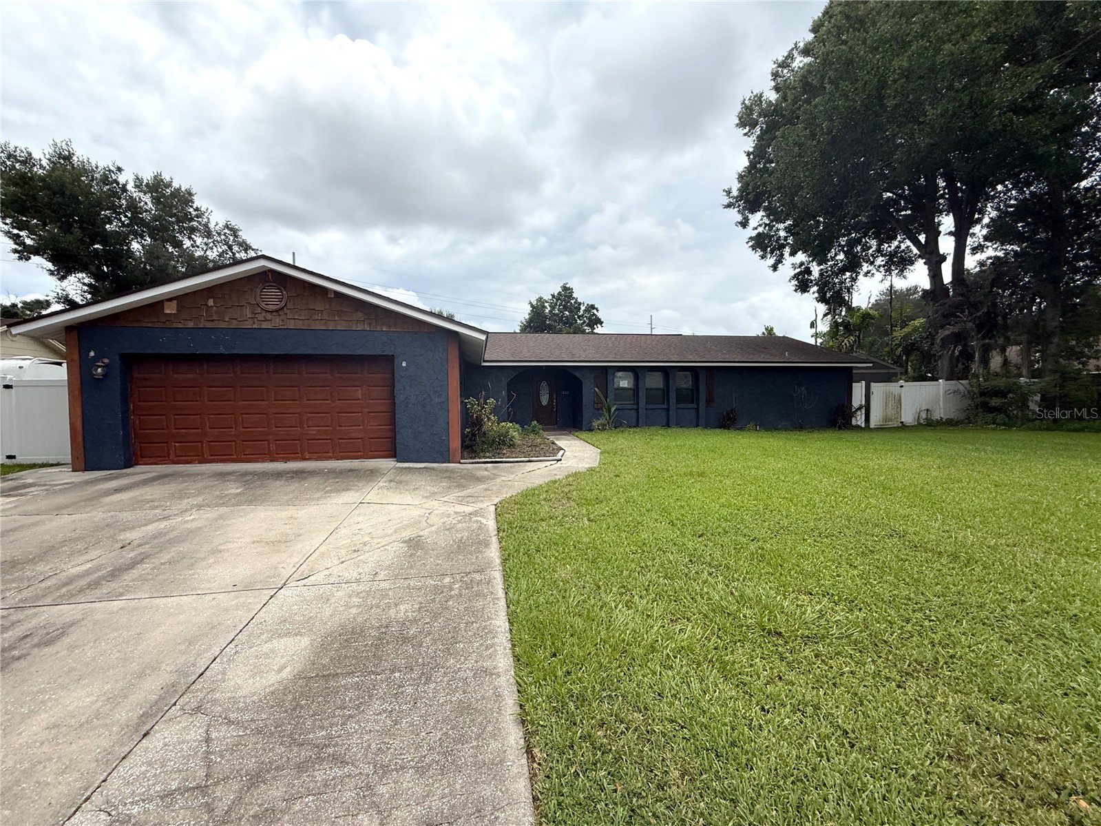 1806 N WATERMAN DRIVE