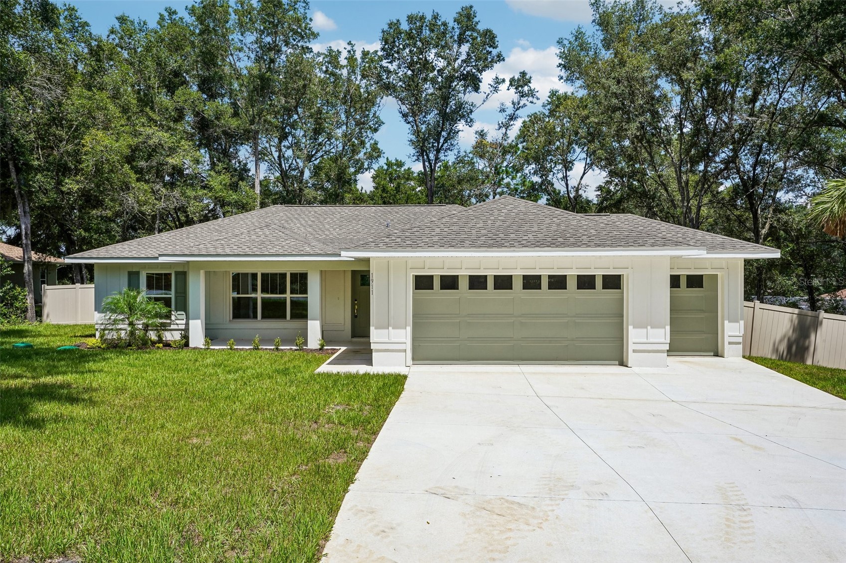 1911 W GOLFCART LANE