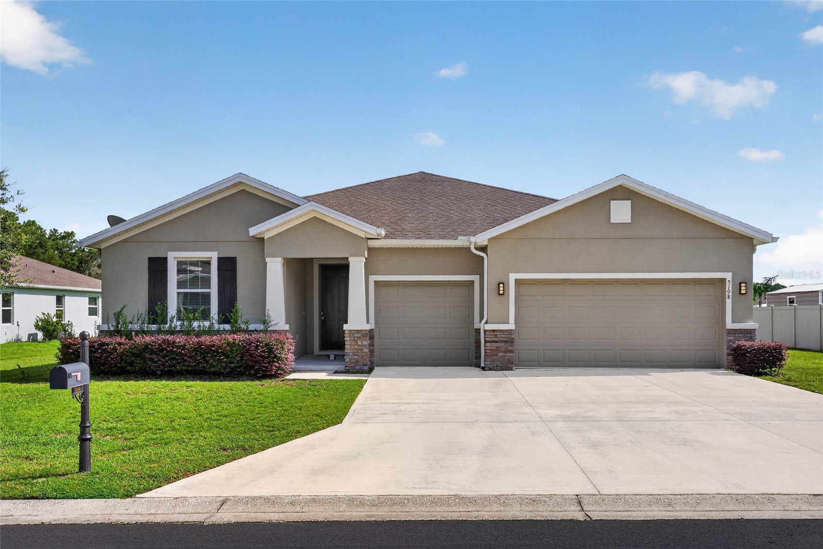 5198 NE 19TH PLACE