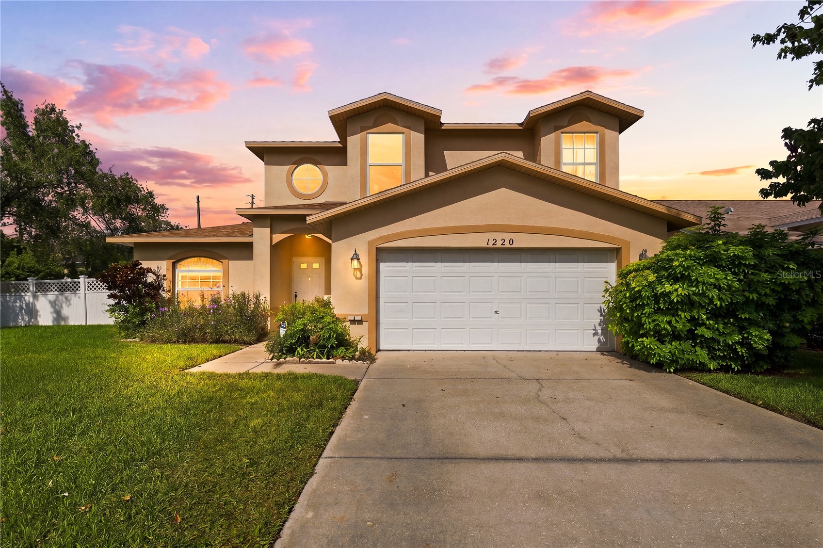 1220 ALEXANDER WAY