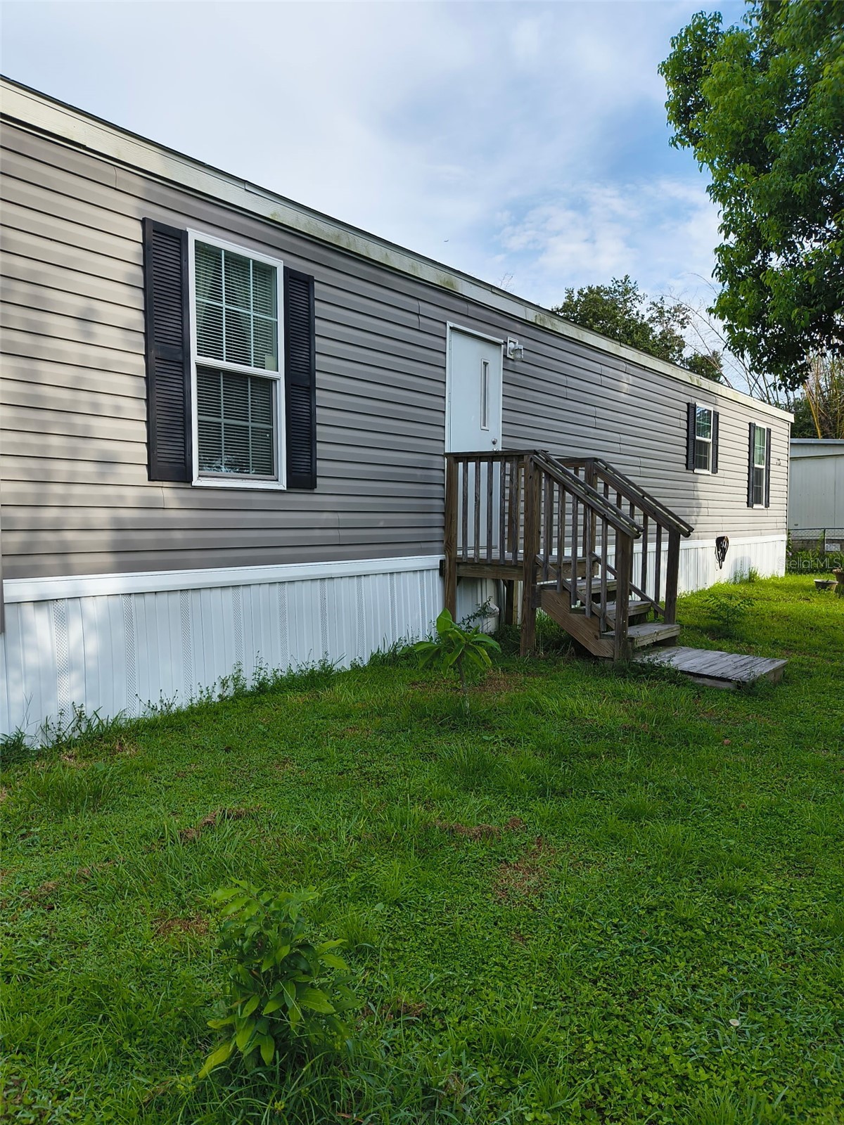 1128 MARY FRANCES DRIVE