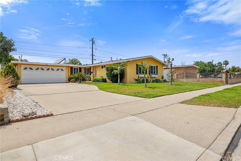 935 N Fairview