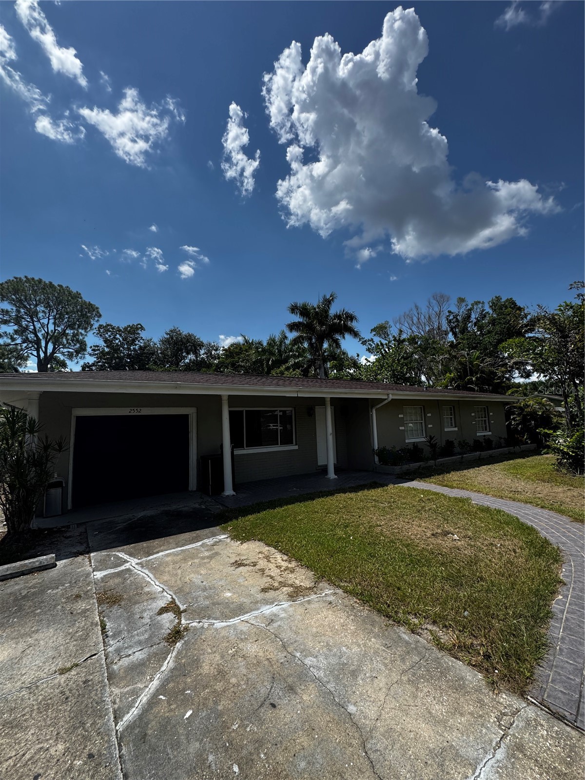 2552 COLUMBUS STREET