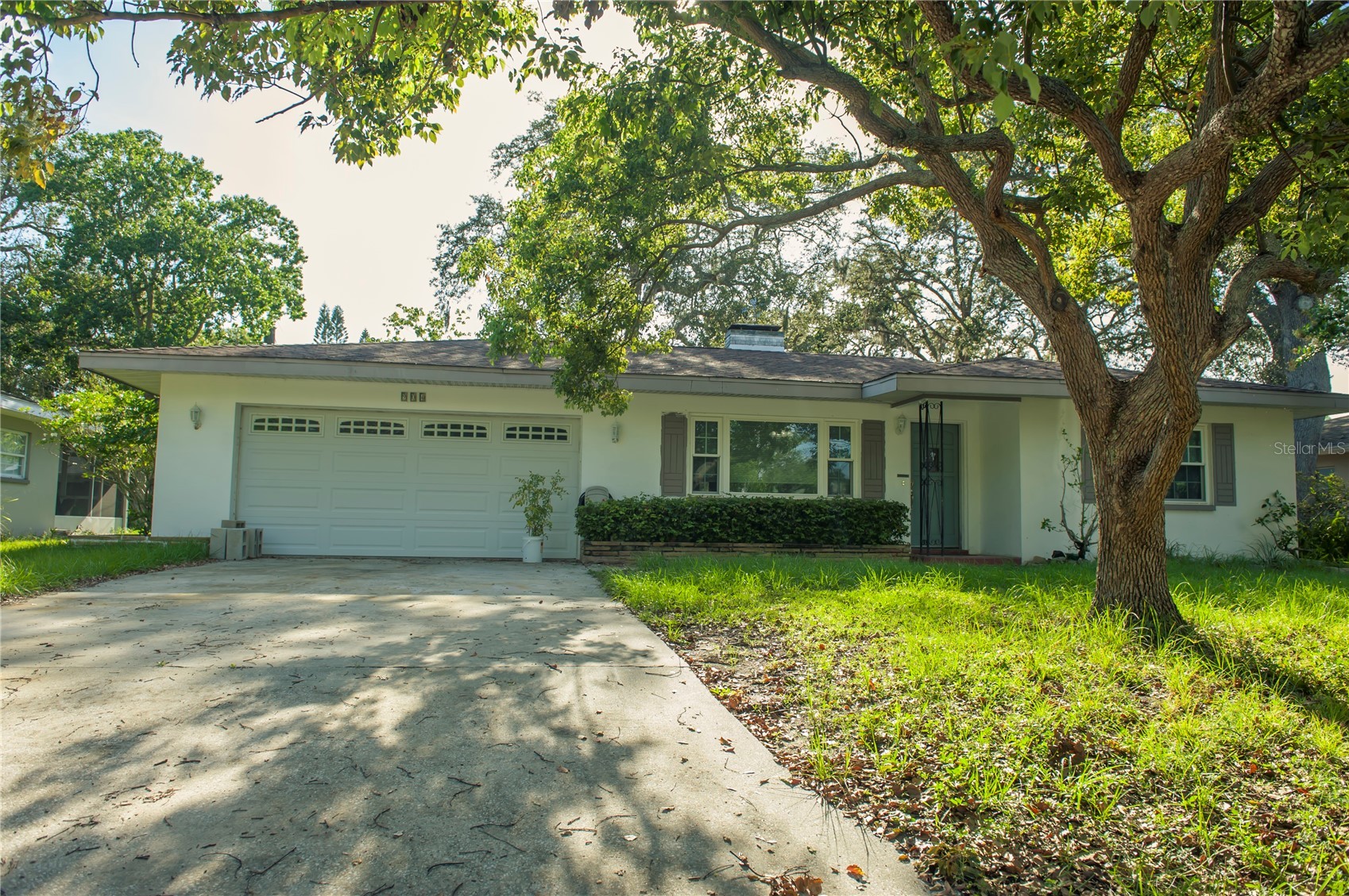 904 BROOKSIDE DRIVE