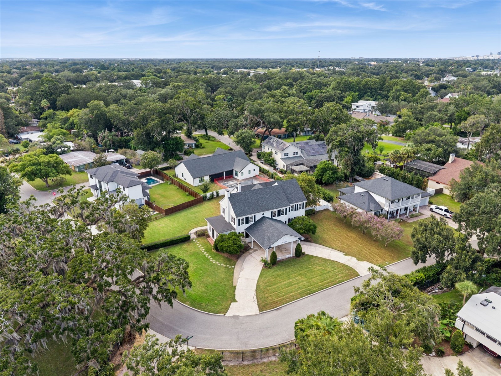 5240 ALLEMAN DRIVE
