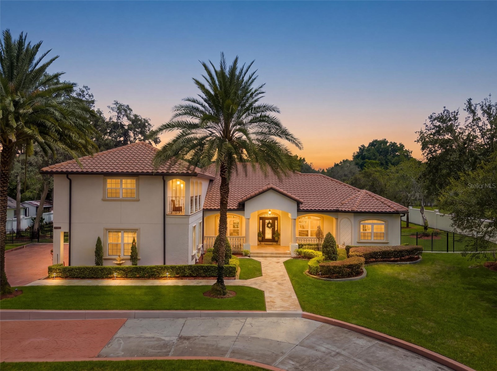 4943 N APOPKA VINELAND ROAD