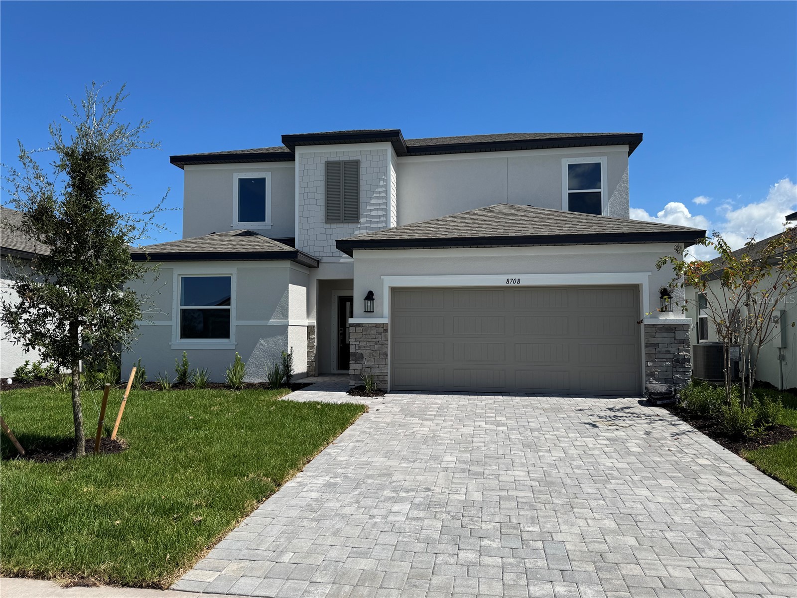 8708 CANARD COVE