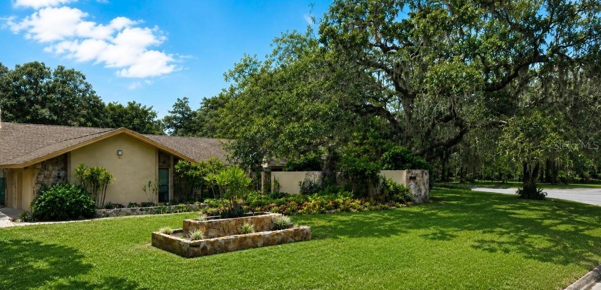 6701 PEMBERTON VIEW DRIVE