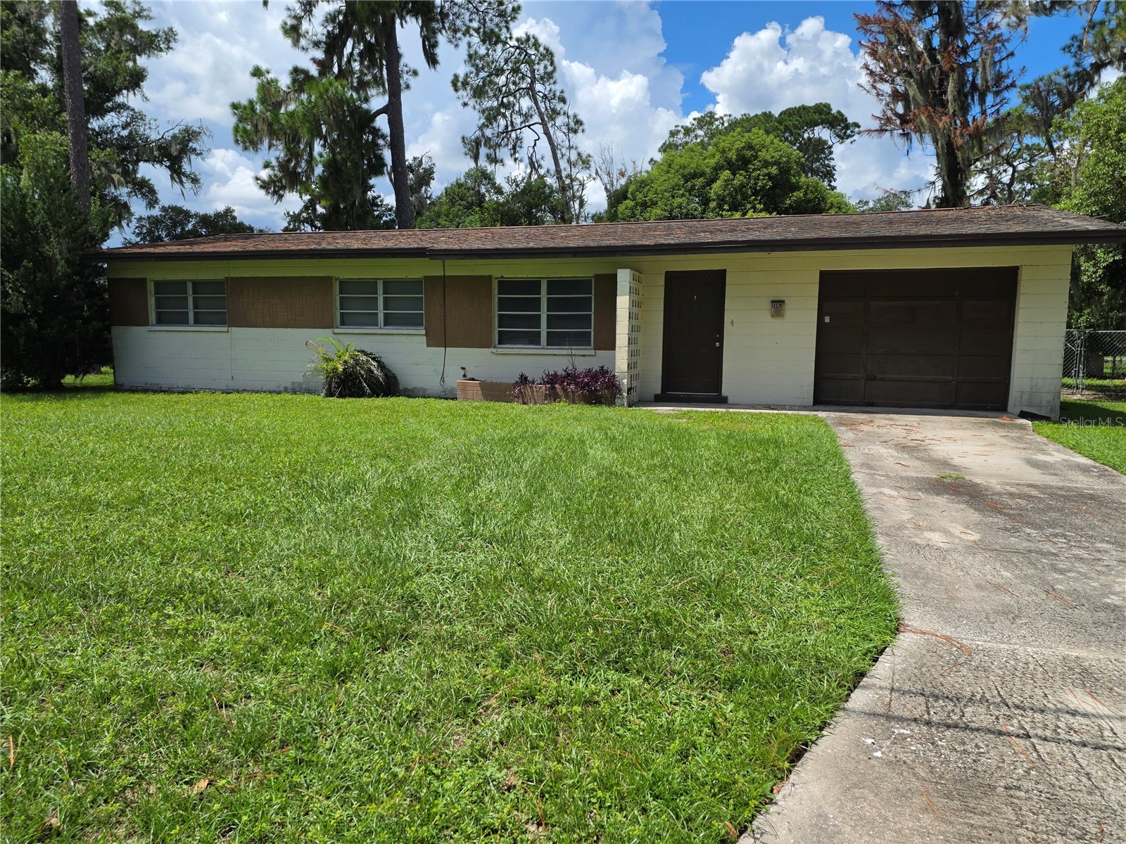 1103 N CRYSTAL TERRACE