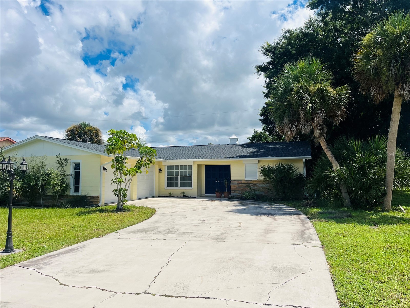 1765 MEADOWLARK LANE