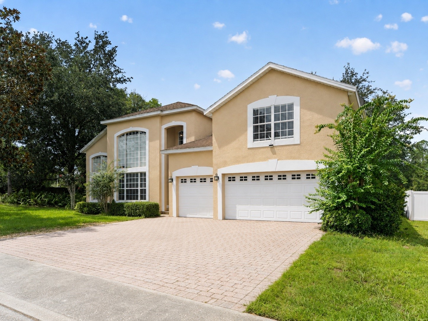 2100 LAUREL BLOSSOM CIRCLE