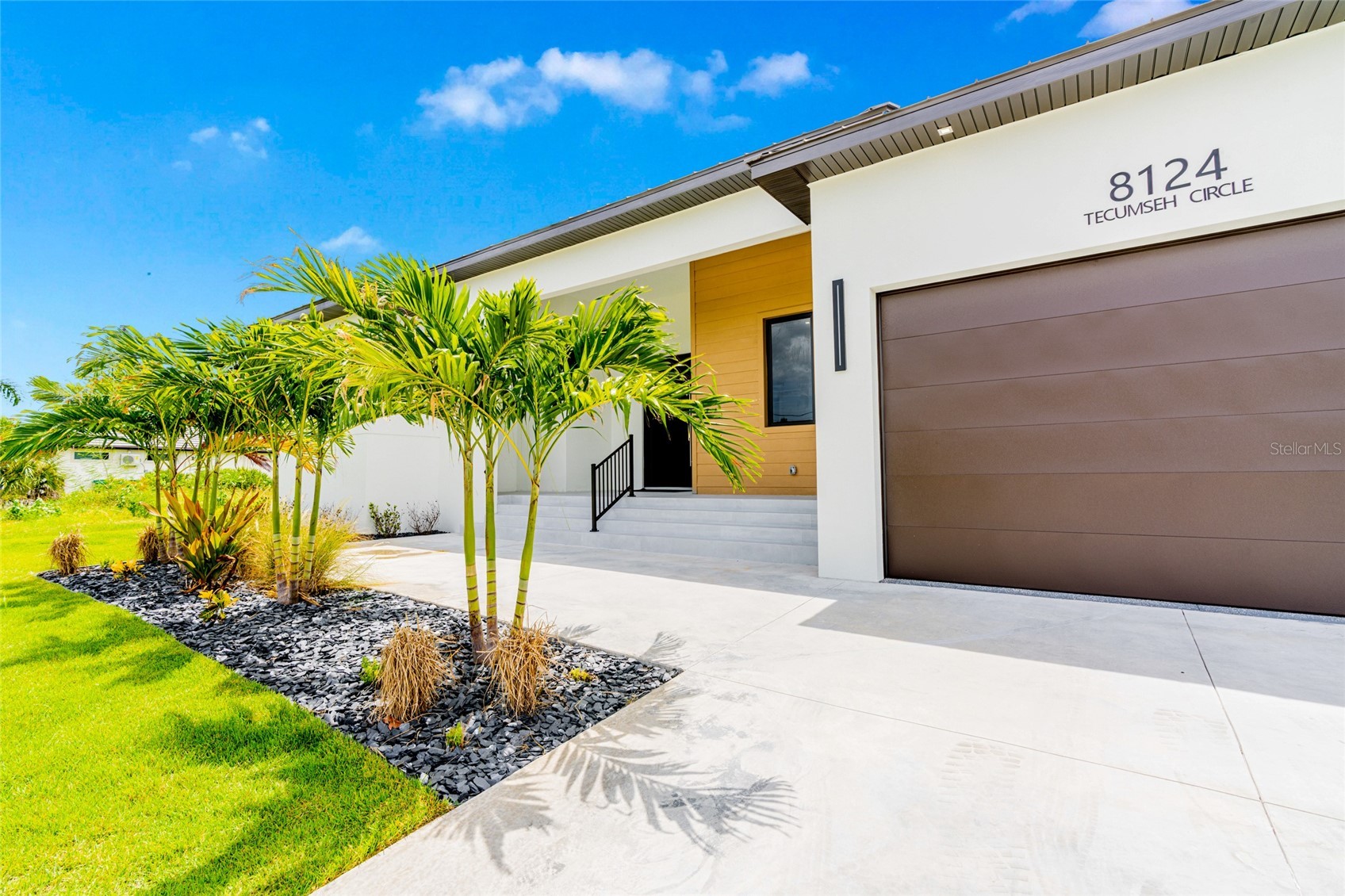 8124 TECUMSEH CIRCLE