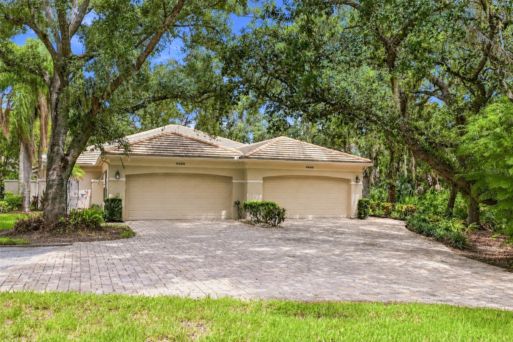 4449 OAKLEY GREENE 1