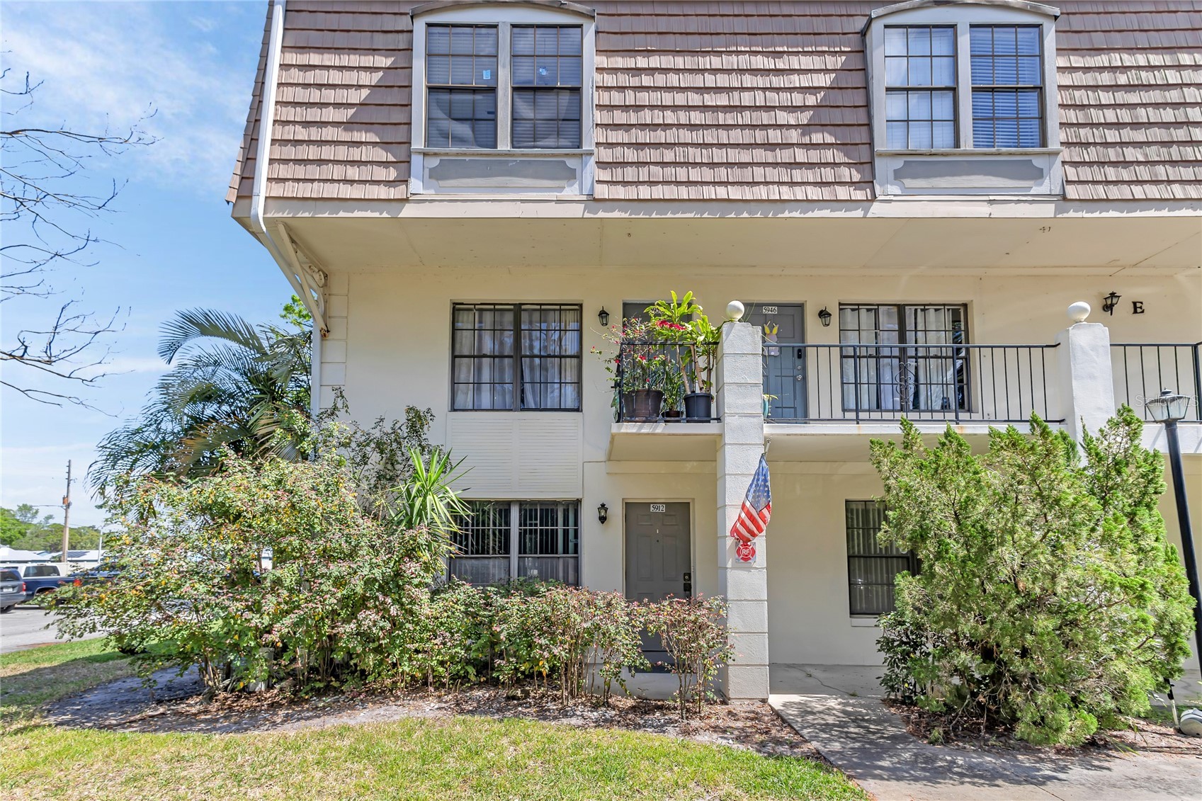 5912 VILLAGE CIRCLE 5912