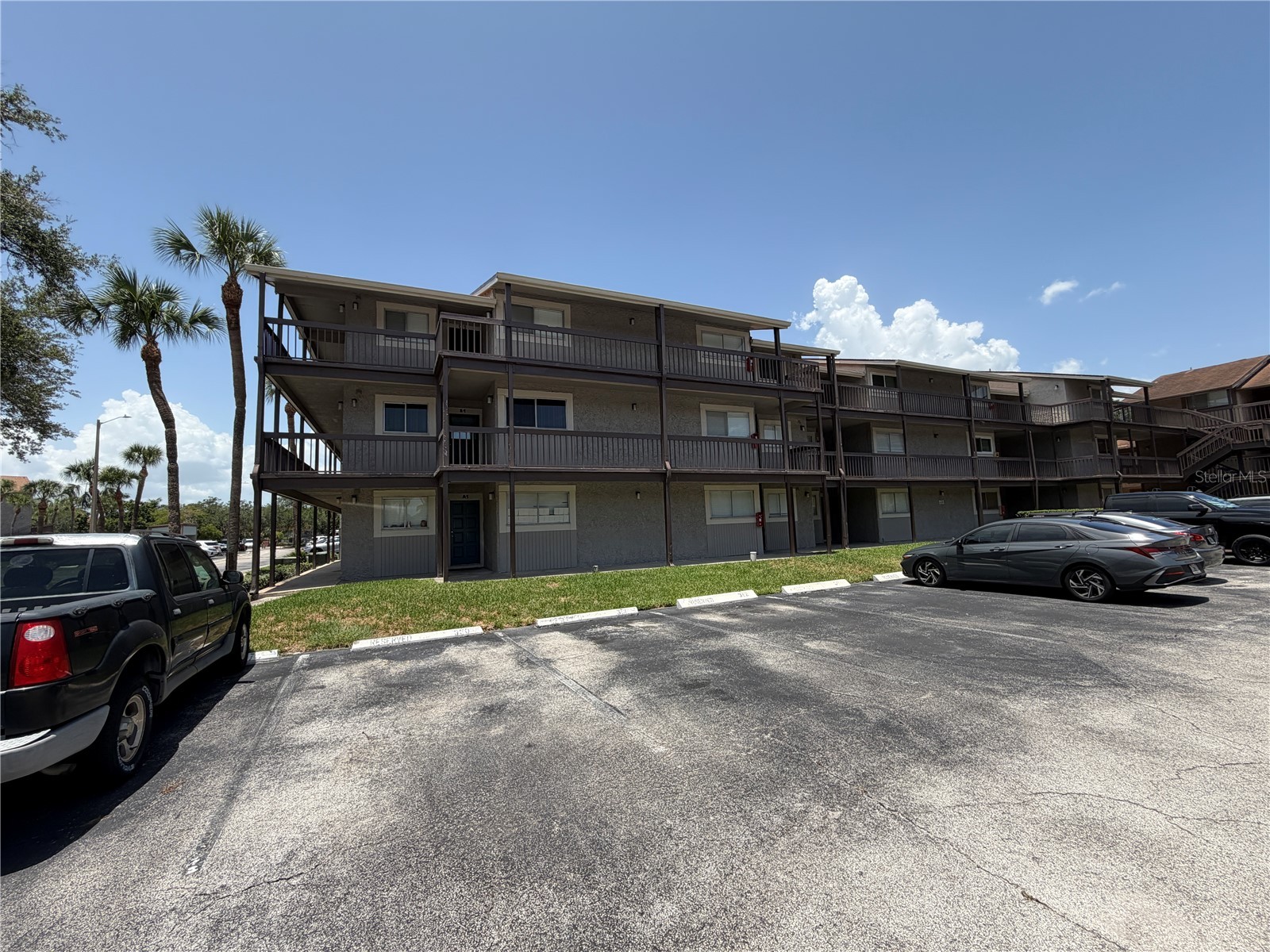 6308 NEWTOWN CIRCLE 8B1
