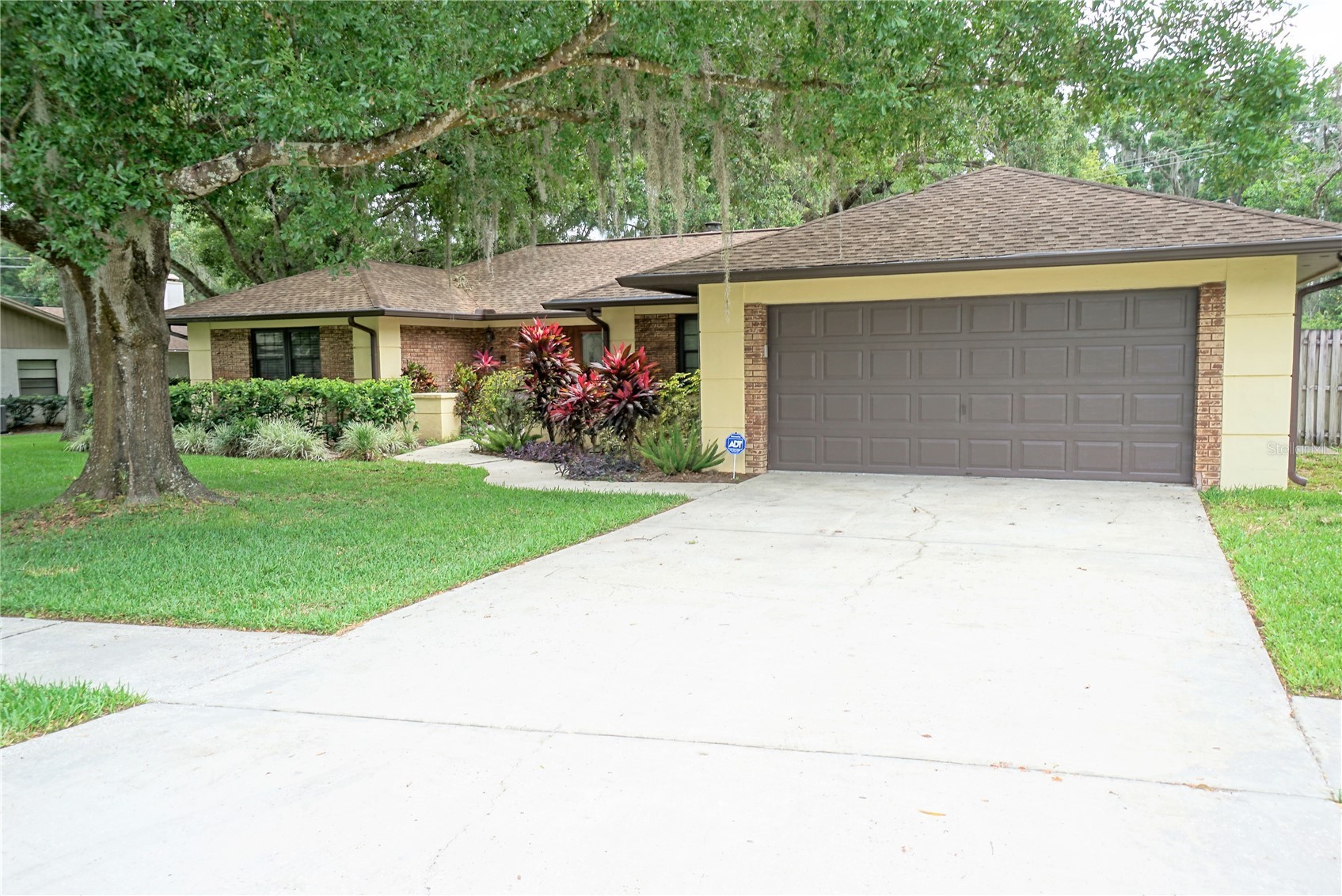 15903 DOVER CLIFFE DRIVE