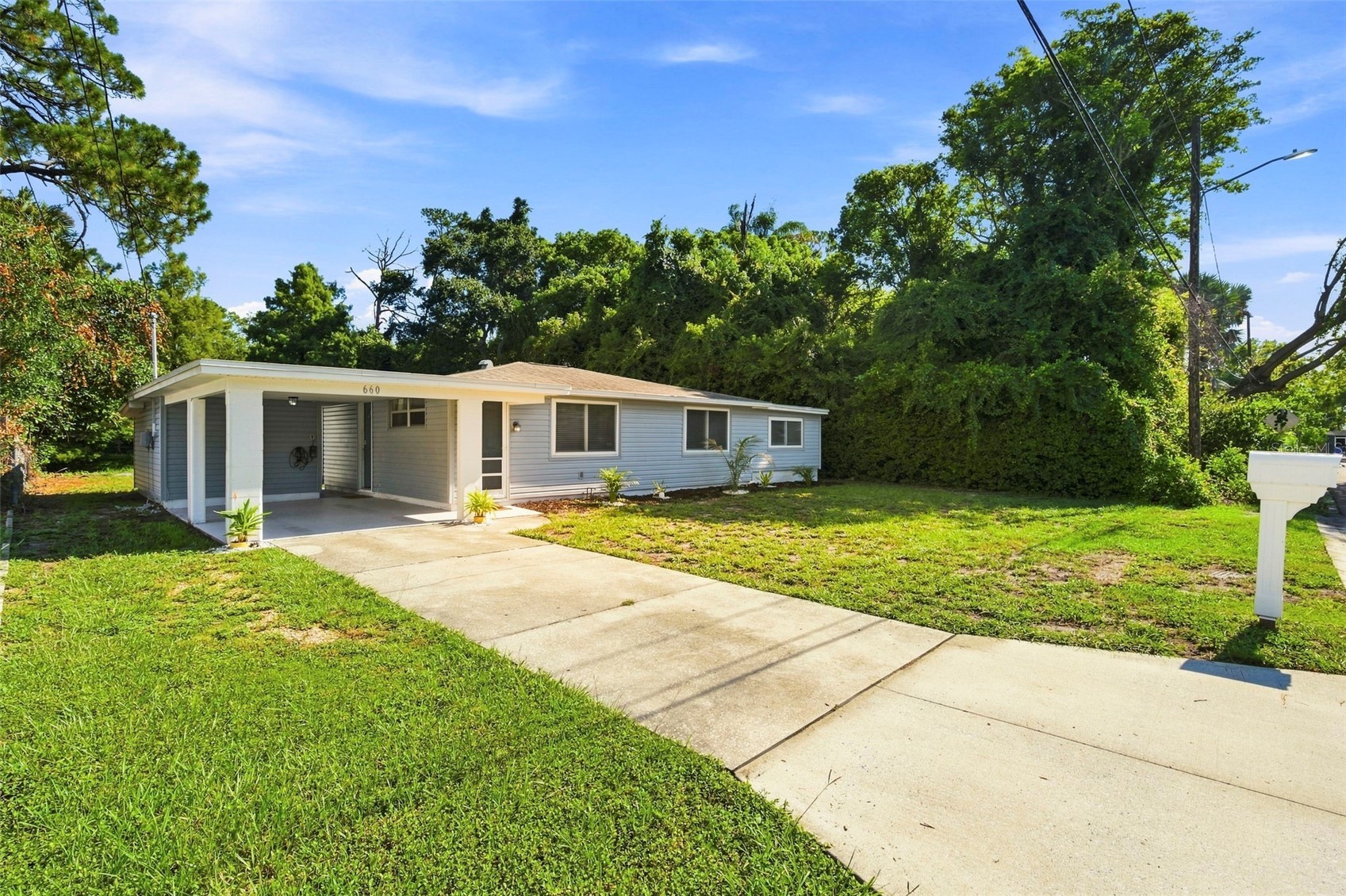 660 DEXTER DRIVE