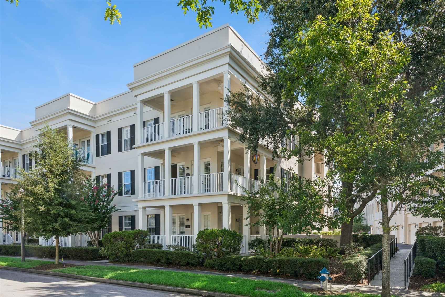 987 FERN AVENUE 201