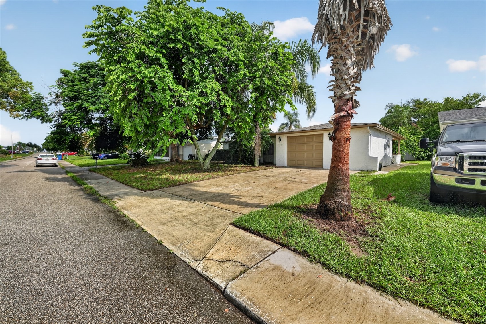 5612 MOCKINGBIRD DRIVE